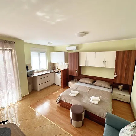 Miranda Apartment *