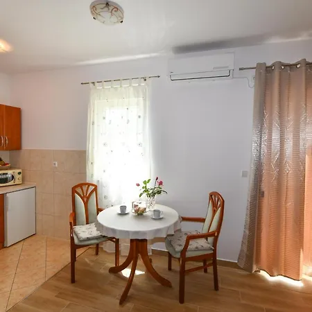 Miranda Apartment